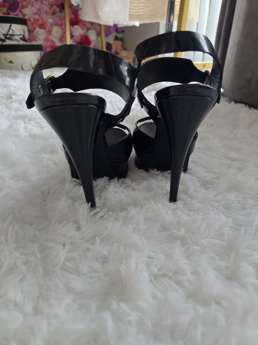 Yves Saint Laurent Black Patent Leather Platform Sandals Size 37 ( US 7) - Picture 3 of 8